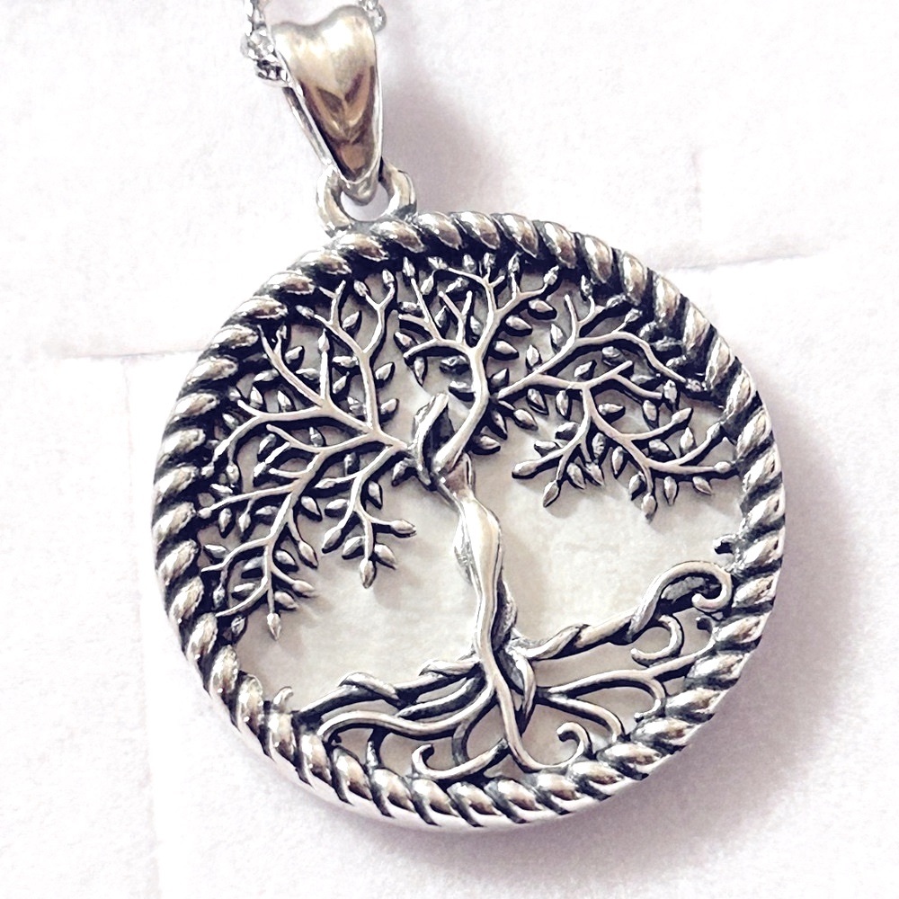 New ONEFINITY Tree of Life Sterling Silver Mother of Pearl Pendant Necklace.